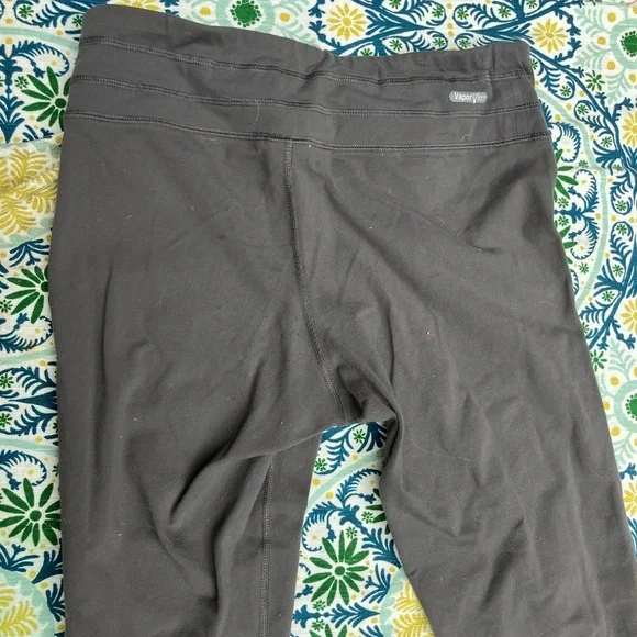 The North Face gray capri Leggings - Picture 4 of 7